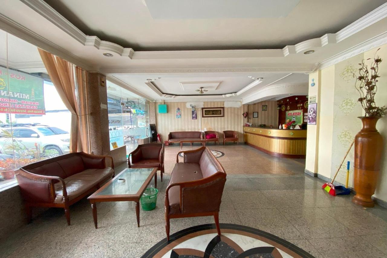 Oyo 92702 Minang Jaya Hotel Nagoya Ngoại thất bức ảnh
