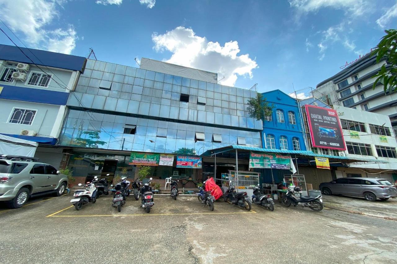 Oyo 92702 Minang Jaya Hotel Nagoya Ngoại thất bức ảnh