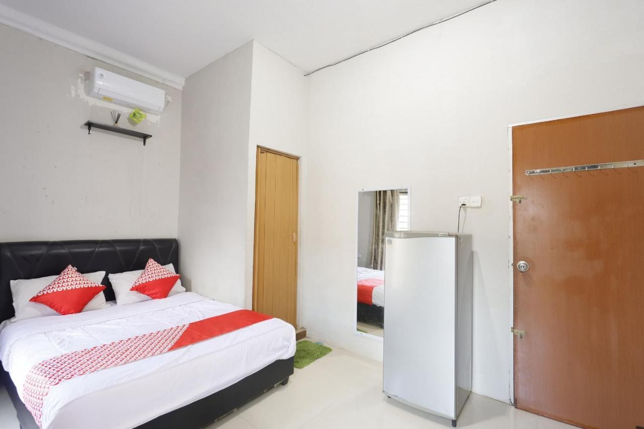 Oyo 92702 Minang Jaya Hotel Nagoya Ngoại thất bức ảnh