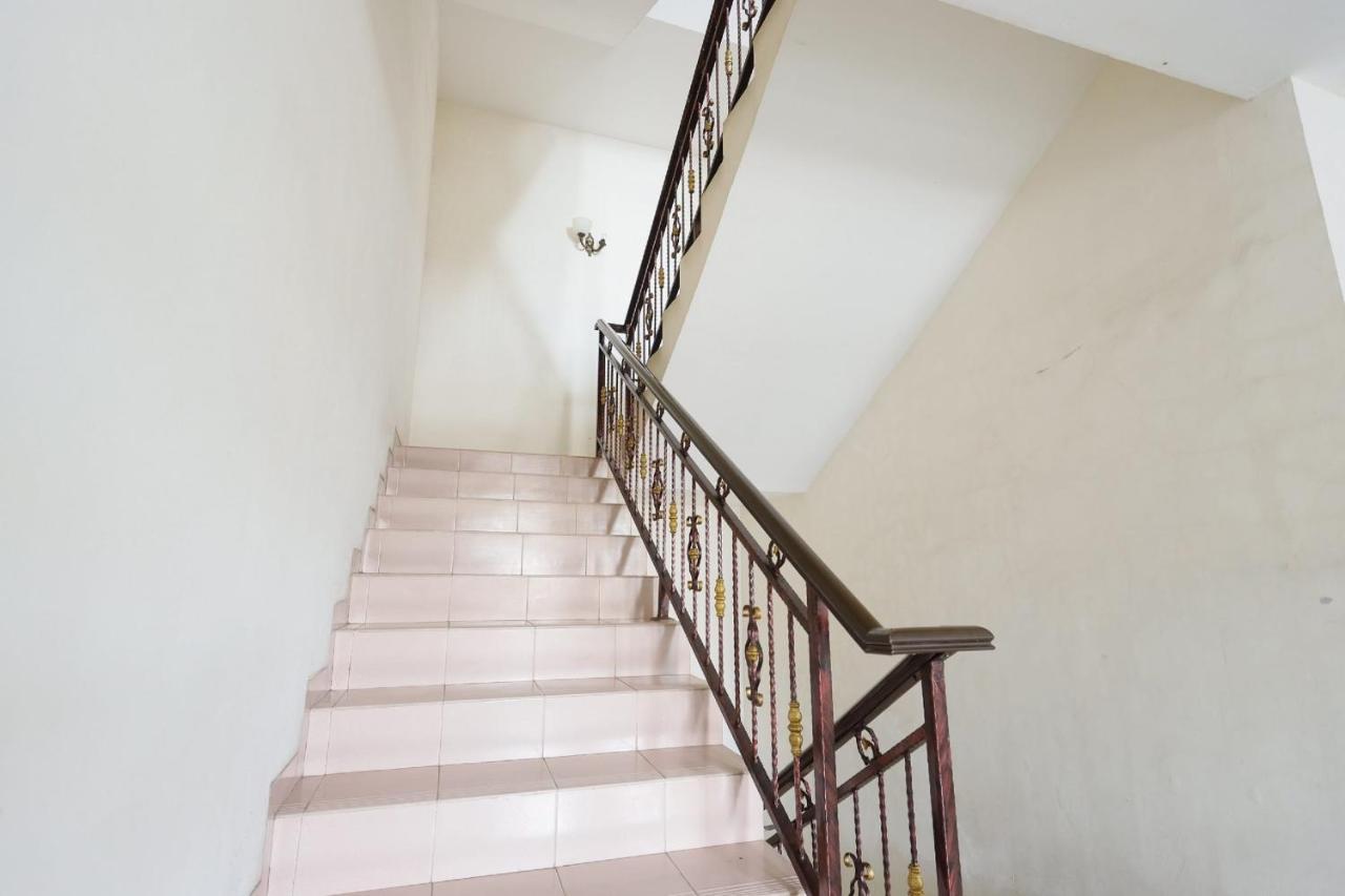 Oyo 92702 Minang Jaya Hotel Nagoya Ngoại thất bức ảnh