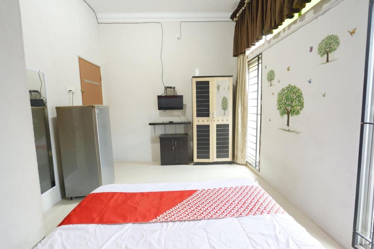 Oyo 92702 Minang Jaya Hotel Nagoya Ngoại thất bức ảnh